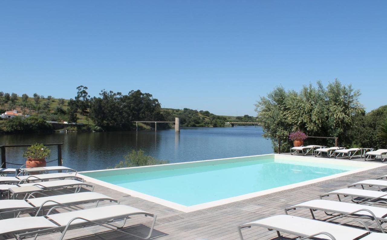 Montes De Charme Bed & Breakfast Aviz Bagian luar foto