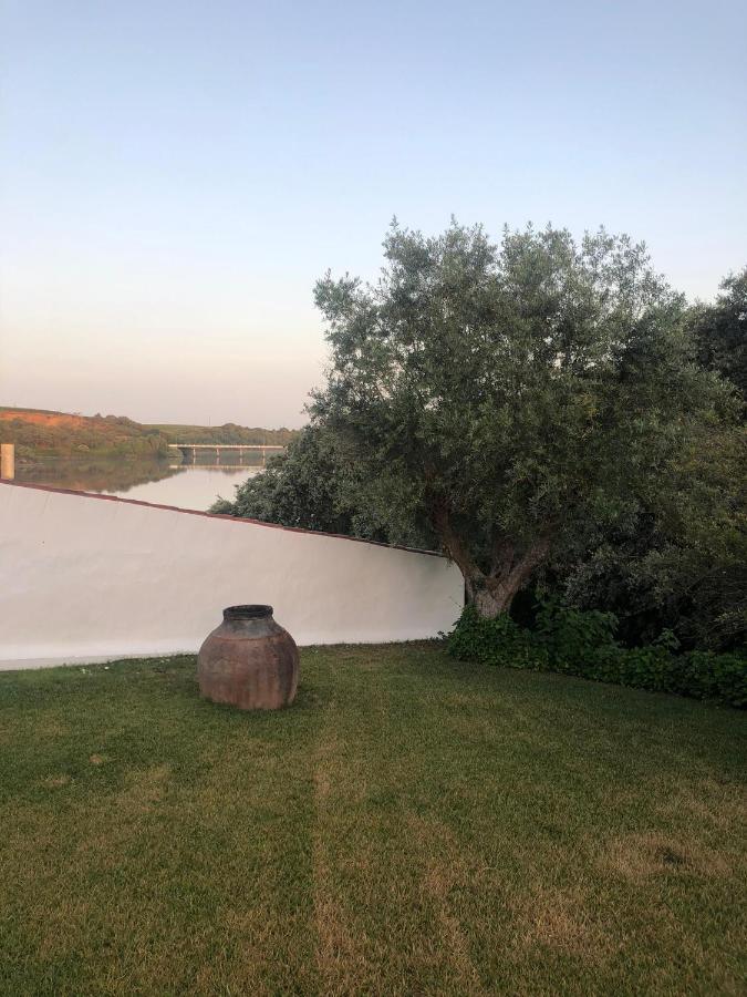 Montes De Charme Bed & Breakfast Aviz Bagian luar foto