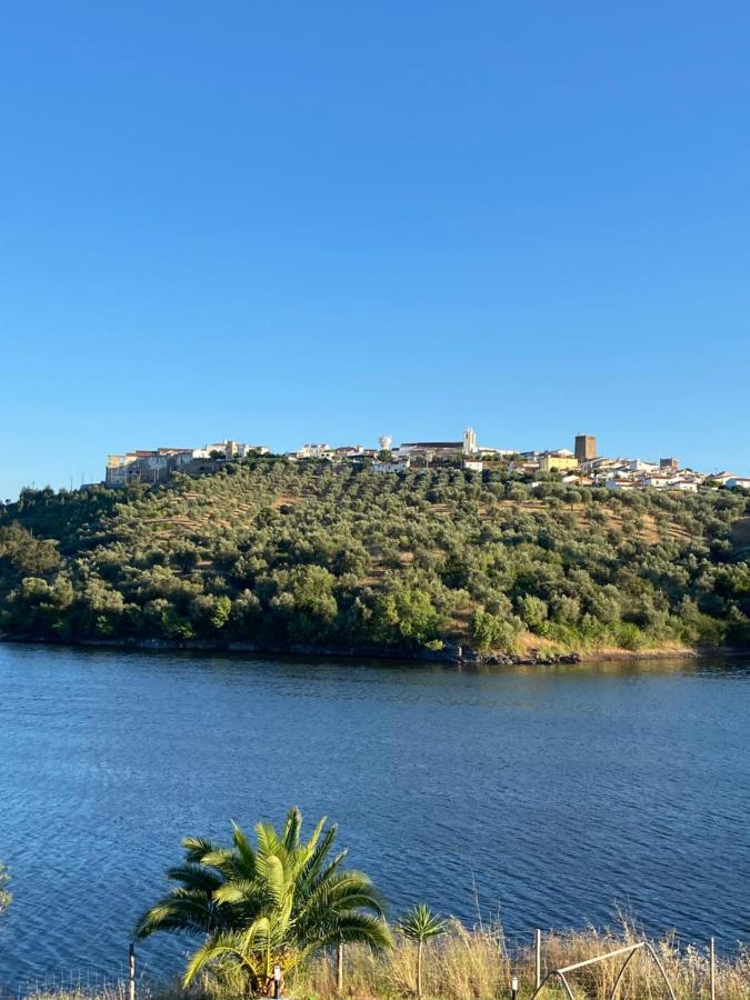 Montes De Charme Bed & Breakfast Aviz Bagian luar foto