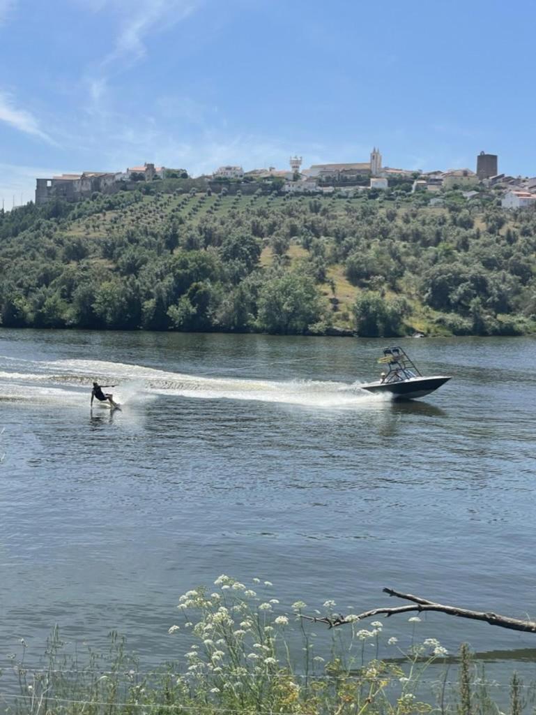 Montes De Charme Bed & Breakfast Aviz Bagian luar foto